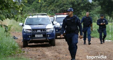A menina de 11 anos conseguiu ajuda de oficiais da justi&ccedil;a que levavam intima&ccedil;&atilde;o para o seu pai