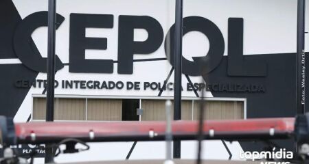 A v&iacute;tima foi encaminhada para atendimento m&eacute;dico mas n&atilde;o resistiu aos ferimentos 