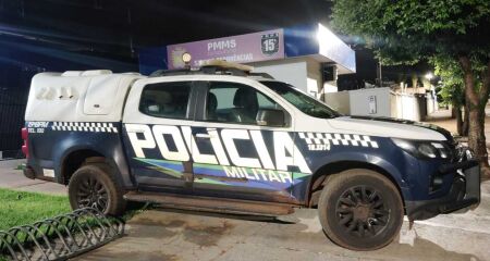 A v&iacute;tima foi agredida e empurrada para fora do carro em movimento 