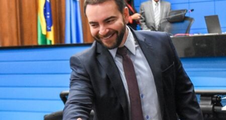 Ex-deputado quer retomar mandato 