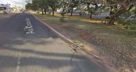 Turista desembarca na rodovi&aacute;ria e &eacute; assaltado por dupla armada em Campo Grande