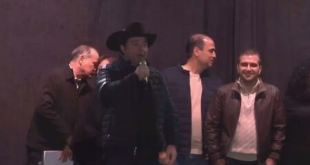 O epis&oacute;dio gerou empurra-empurra no palco principal do evento que celebrava os 50 anos do munic&iacute;pio