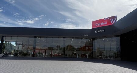 Quem construiu a hist&oacute;ria, inaugura o futuro.