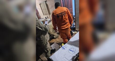 Suspeita alegou ser v&iacute;tima de viol&ecirc;ncia dom&eacute;stica e acabou presa em flagrante