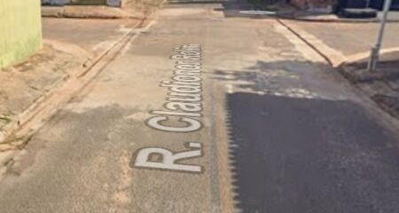 Rua onde a arma estava escondida