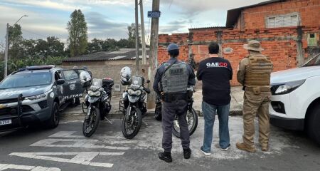 Eles enganavam e faziam aposentados e benefici&aacute;rios do INSS fazerem transa&ccedil;&otilde;es via Pix, passando-se por agentes banc&aacute;rios 