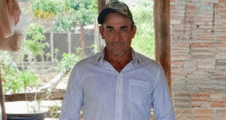 O suspeito fugiu antes da chegada da pol&iacute;cia e est&aacute; sendo procurado