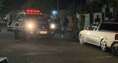 O motorista não era habilitado e alegou que estava com o carro para realizar uma limpeza