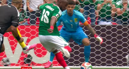 A competi&ccedil;&atilde;o mundial iniciou de forma oficial nesta quinta-feira (11) com o encontro entre mexicanos e sul-africanos