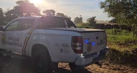 Familiares tentaram socorrer a vítima que levou a descarga através de um fio de arame
