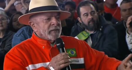 Presidente cometeu gafe em evento 