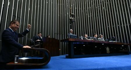Parlamentar intermediou negociações