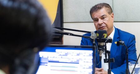 Nelsinho &eacute; o &uacute;nico m&eacute;dico do trabalho entre senadores 