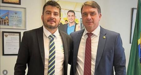 Tavares disputa elei&ccedil;&atilde;o em meio a processo