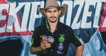 Anderson n&atilde;o conseguiu se afastar a tempo do animal e acabou atingido violentamente