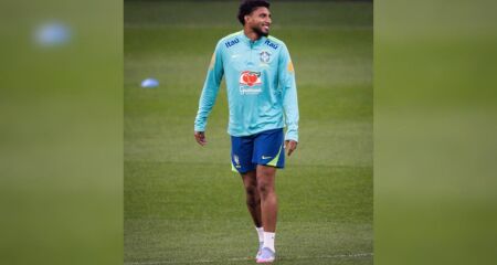 A convoca&ccedil;&atilde;o aconteceu ap&oacute;s o lateral-direito Wesley se machucar durante amistoso contra Egito