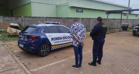 Suspeito teria embarcado no &ocirc;nibus e abordado condutora mulher