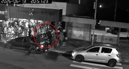 Suspeito foi visto bebendo em com&eacute;rcio at&eacute; o momento em que resolveu atirar em v&iacute;tima