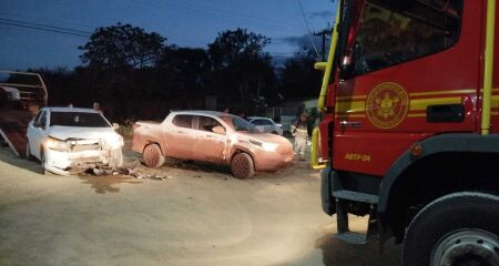 Vítimas estavam sem cinto de segurança e sofreram ferimentos na cabeça durante o impacto
