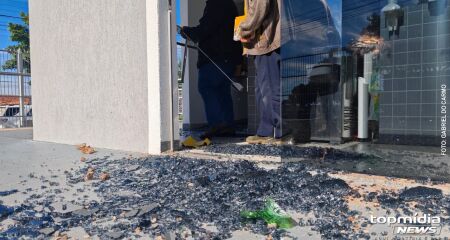 O homem foi detido por um comerciante da região, que percebeu a movimentação
