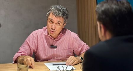 Em entrevista, o vereador Landmark (PT) denuncia descaso da gestão da prefeita Adriane Lopes com a rede municipal, alertando para greve iminente e abandono de alunos na zona rural