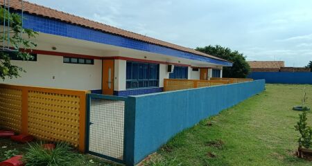 A altura dos muros e os casos de furtos chamaram a aten&ccedil;&atilde;o dos pais