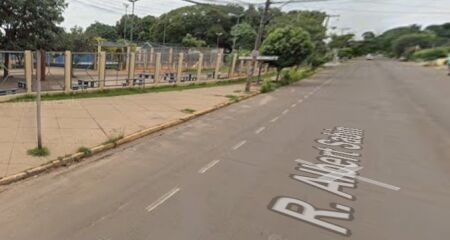 Vítima sofreu cortes profundos na cabeça e precisou ser socorrida pelo Corpo de Bombeiros