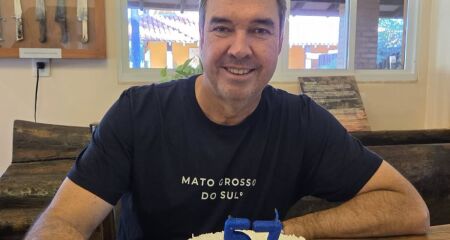 Prefeitos do interior usaram seus perfis para colar suas imagens à do governador
