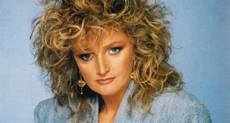 Bonnie Tyler estava em coma induzido desde maio, após passar por cirurgia intestinal de emergência