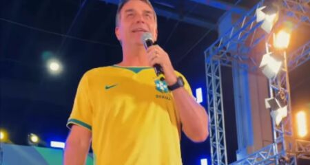 Flávio diz defender PIX brasileiro