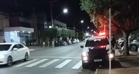 Os disparos foram direcionados para a v&iacute;tima e o suspeitom ainda n&atilde;o foi localizado