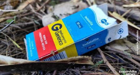 Além de medicamentos, os policiais encontraram diversos preservativos na casa do idoso de 72 anos