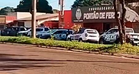O suspeito teria tentado roubar um restaurante na região do Tarumã