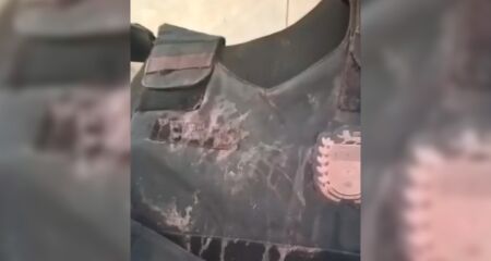 Em vídeo Darlan mostra farda ensanguentada e agradece pela vida