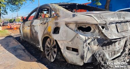Homem apareceu quase quatro horas depois de carro ser abandonado