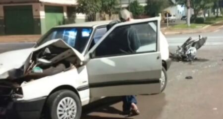 O condutor do carro acabou sendo levado para delegacia