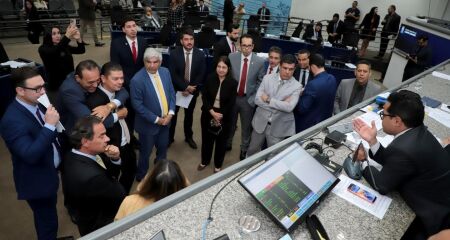 Da mais de 24 mil de indica&ccedil;&otilde;es, 9 mil foram sobre buracos nas vias da cidade