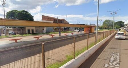 Ambas foram abordadas por dois suspeitos em uma motocicleta