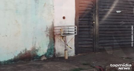 Após um adolescente de 16 anos ser executado dentro de casa, moradores dizem viver com medo da violência ligada ao tráfico e ao uso de drogas no bairro