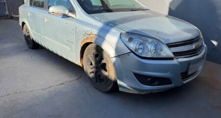 Suspeitos seriam retirados da cidade com ajuda de carro blindado