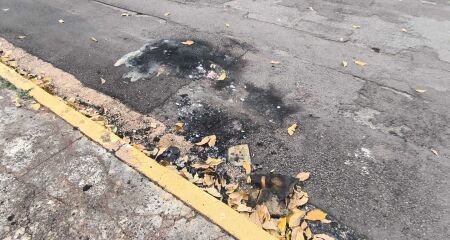 Ve&iacute;culo foi encontrado em chamas a cerca de 4 quil&ocirc;metros do local do assassinato