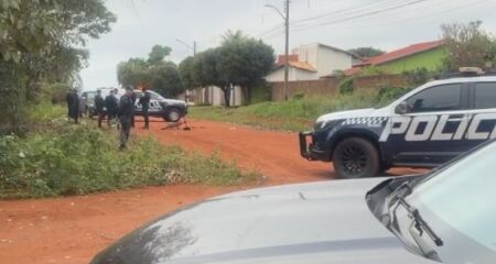 O suspeito foi socorrido em estado grave e levado para um hospital da regi&atilde;o