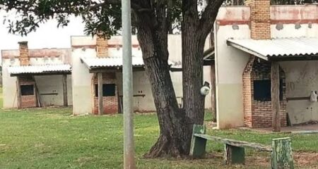 Não foi possível identificar a vítima devido ao estado irreconhecível do corpo e falta de documentos no local