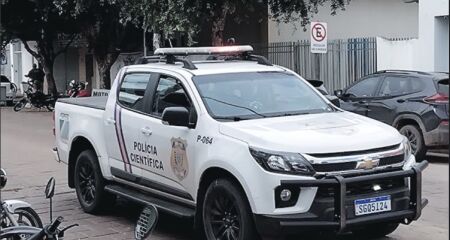 A filha chamou a polícia após tentar contato com a mãe e não obter nenhuma resposta