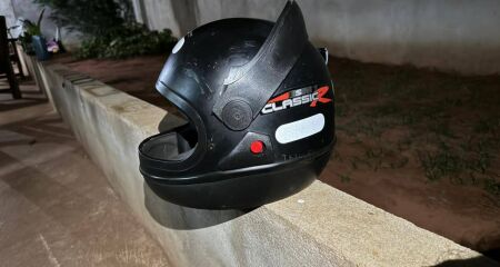 Na motocicleta estavam a mulher grávida de 5 meses e o seu companheiro, que também se feriu
