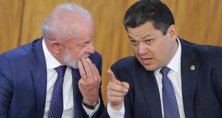 Lula conquistou apoio de Alcolumbre