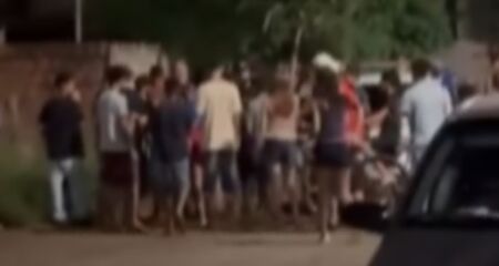 Em um dos conflitos, uma criança de 11 anos teria sido agredida