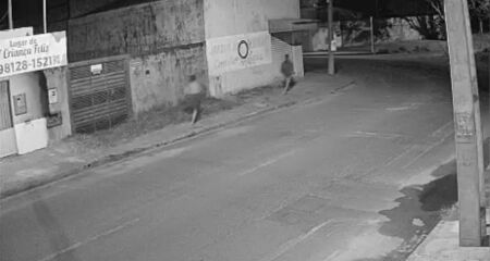 A v&iacute;tima fugiu correndo