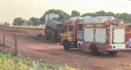 O acidente n&atilde;o provocou interdi&ccedil;&atilde;o de faixas nem congestionamento na rodovia