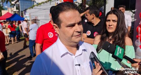 Candidato participou de ato ecumênico e inaugurou comitê de campanha neste domingo